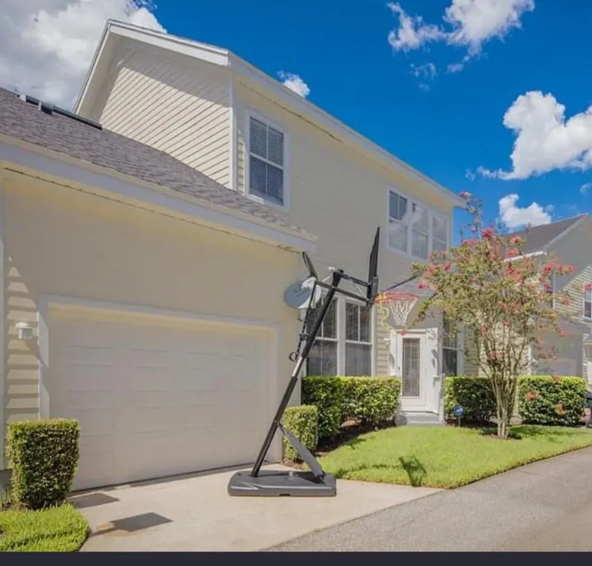 3 bed, 1646 sqft, $3,400 — Photo 2
