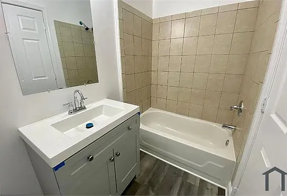418 N Port St — Photo 11