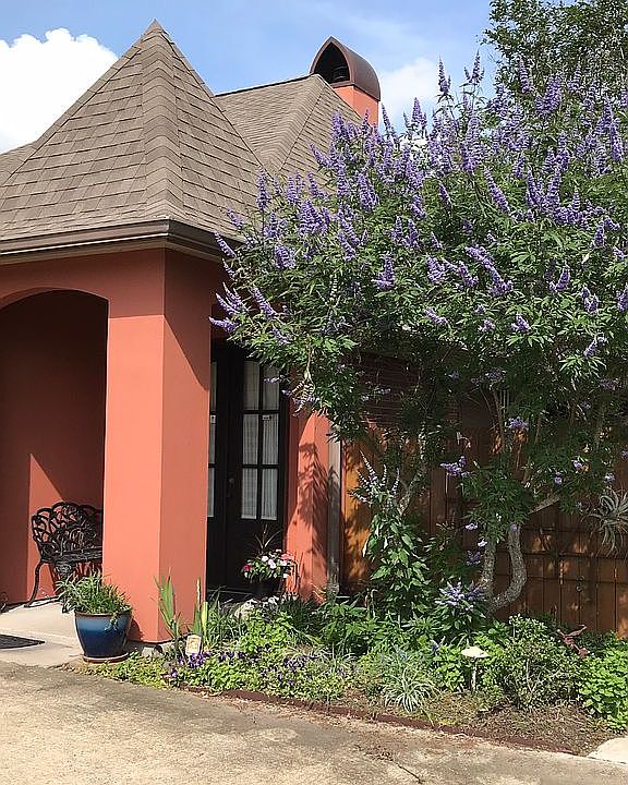 2nd image of 2231 Lacache Dr