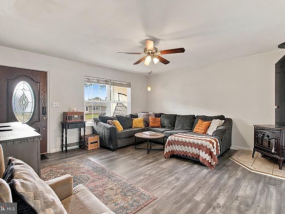 5th image of 228 Tackle Ave