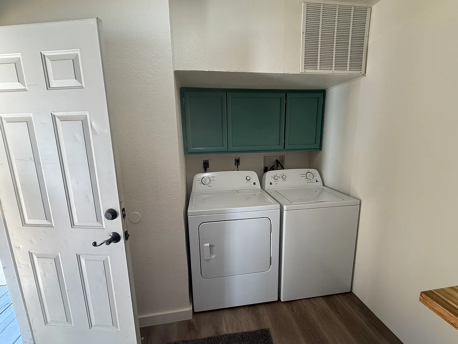 1 bed, 250 sqft, $1,195 — Photo 4