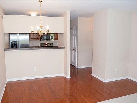 5th image of 1052 Joyce Ln