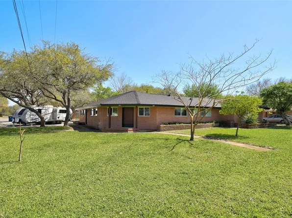 202 Sunset Dr, Ingleside, TX 78362