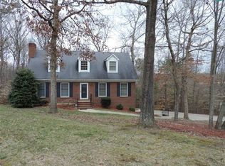306 Pine Grove Dr, High Point, NC 27265