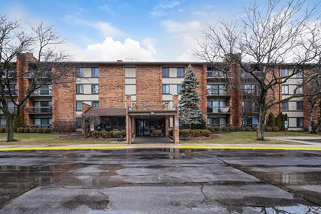 1st image of 77 Lake Hinsdale Dr APT 105