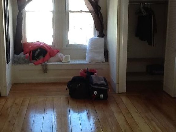 4th image of 68 Goddard St #1