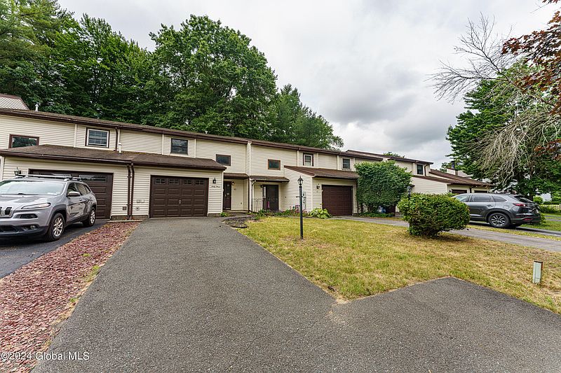 2nd image of 63 Tallow Wood Drive