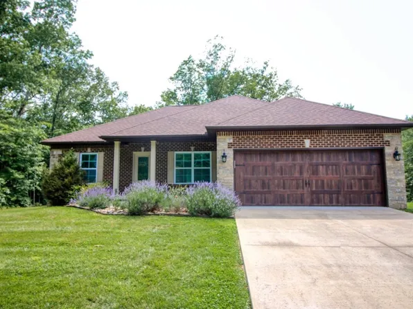 450 Beachwood Dr, Crossville, TN 38558