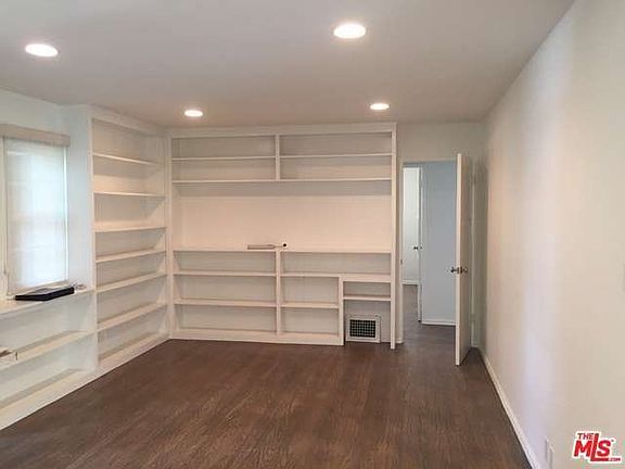 2nd image of 2928 Montana Ave