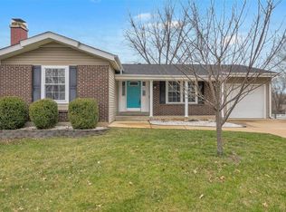 1312 Green Knoll Dr, Fenton, MO