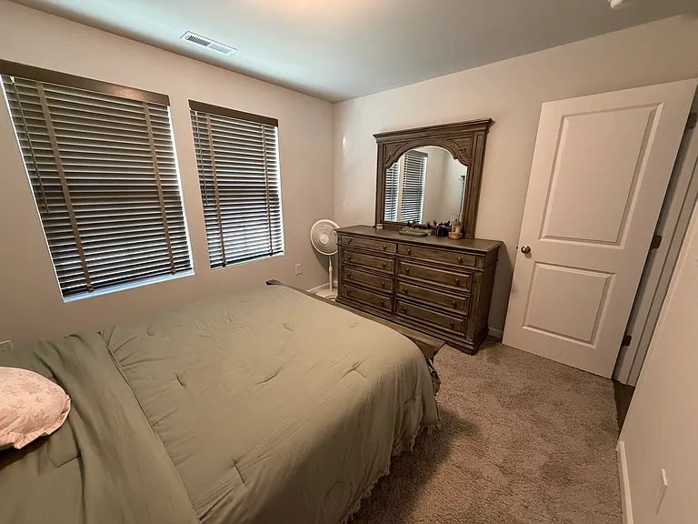 1069 Emerald Stone Loop — Photo 2