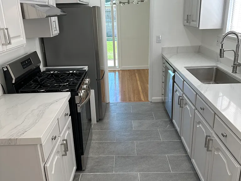 10276 Angell St — Photo 1