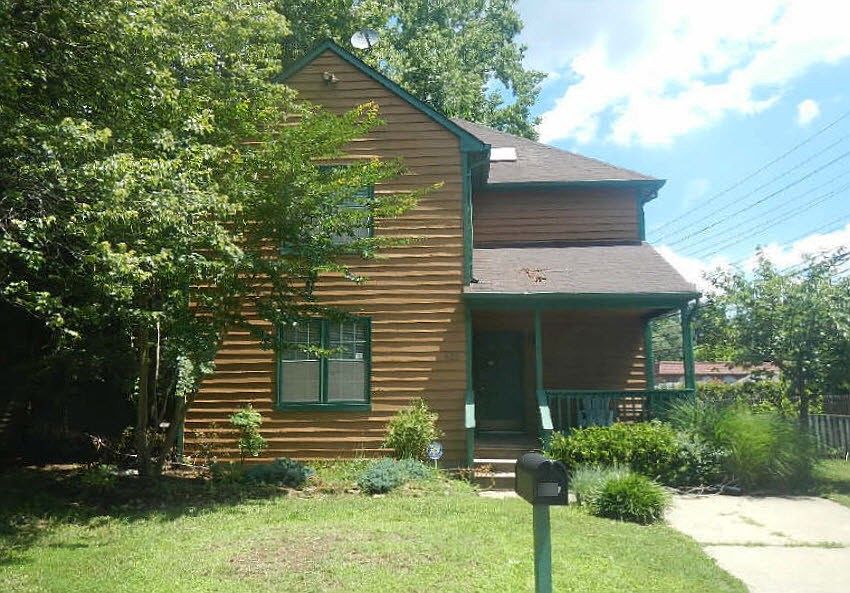 1st image of 900 Berwick Dr