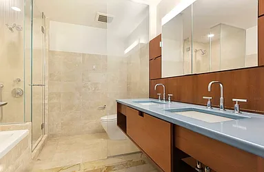 Rented by R New York