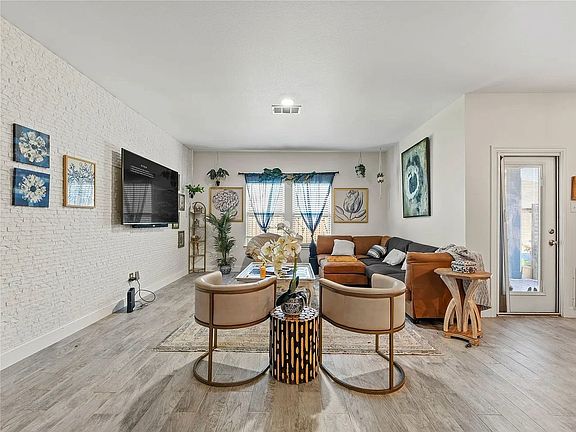 3rd image of 11321 Pecan Creek Dr