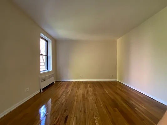 Rented by Contact Realty | media 4