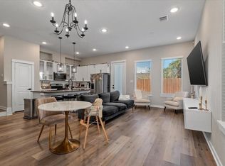 6721 Parker Oaks Ln, Houston, TX 77076