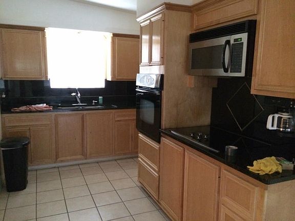 3rd image of 3937 Bradford Dr
