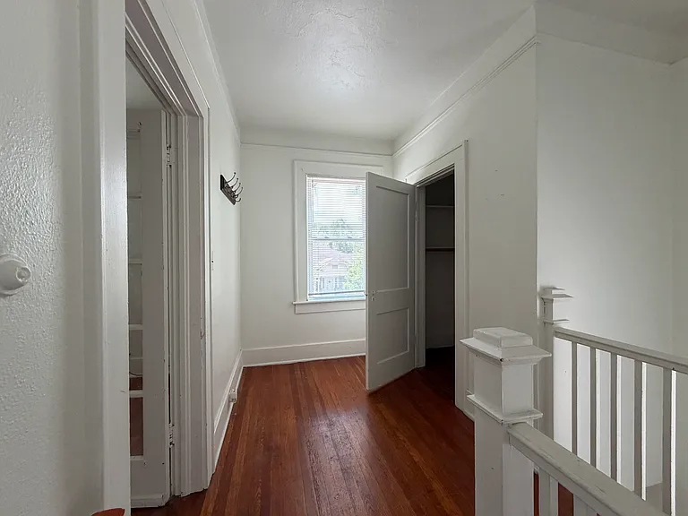 1006 E 40th St #B — Photo 4