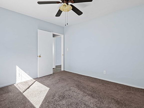 5th image of 530 E Harvard Rd APT D