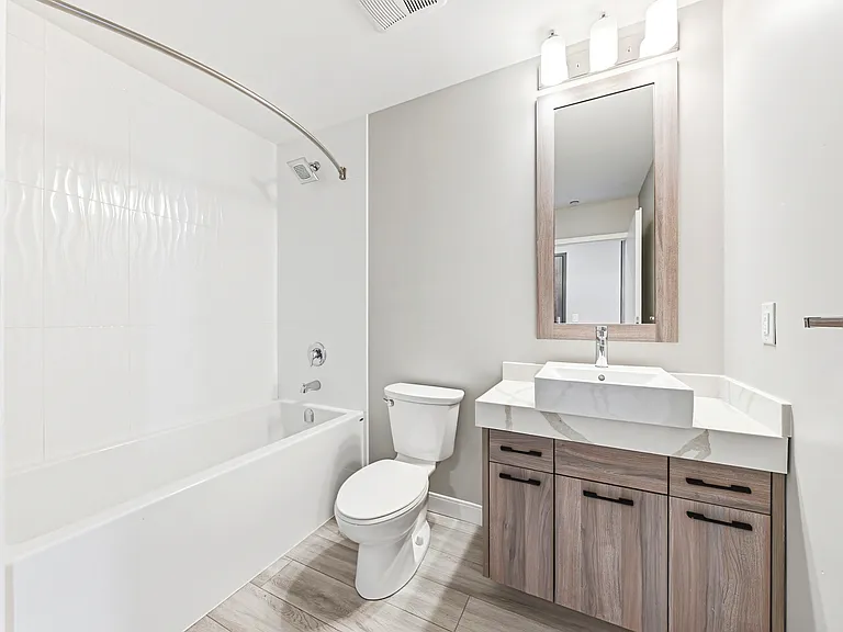 20 George St #2401 — Photo 37