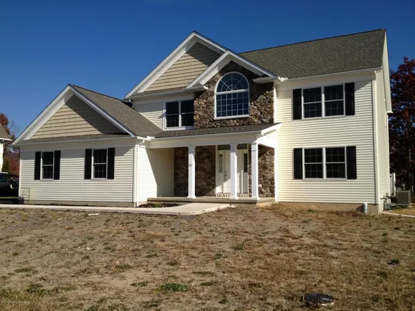 307 Riverside Dr #L45, Eynon, PA 18403