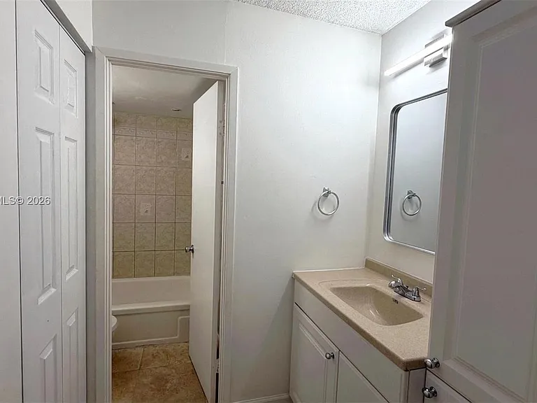2750 NE 183rd St #106 — Photo 5