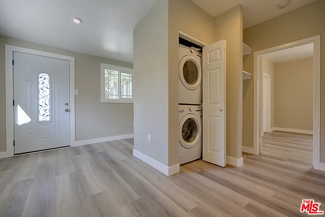 1127 N Formosa Ave — Photo 13