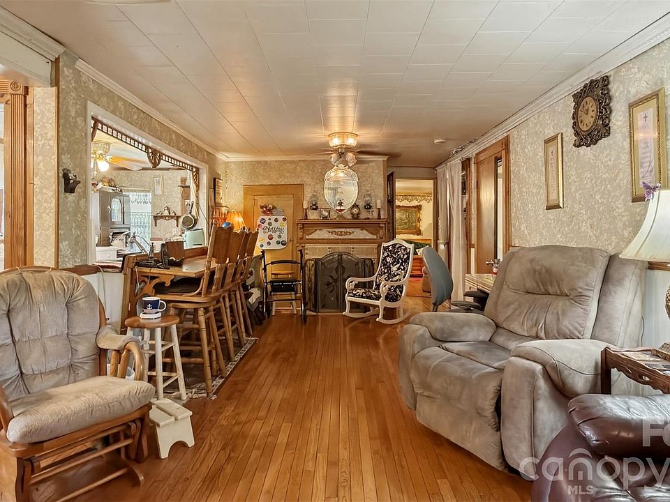 19th image of 387 Beulah Rd