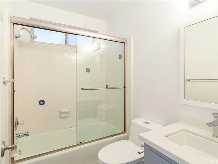 126 Neptune Ave — Photo 44