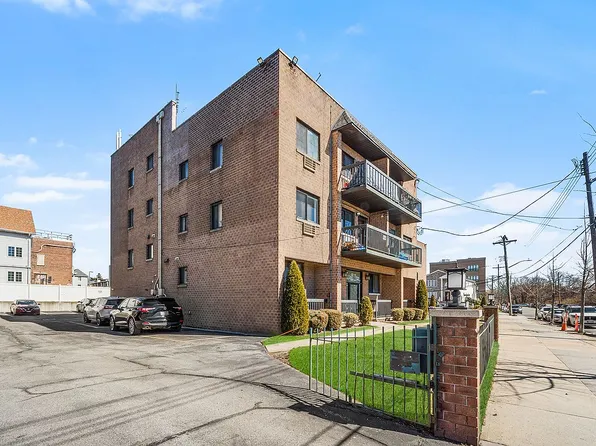 9711 N Conduit Ave APT 3C, Jamaica, NY 11417