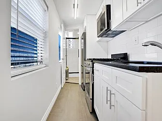 Rented by R New York