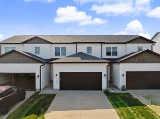 1209 E 28th St, Norwalk, IA 50211