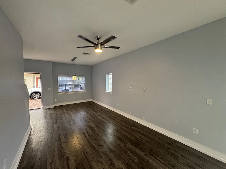 3701 W Carmen St #6 — Photo 6