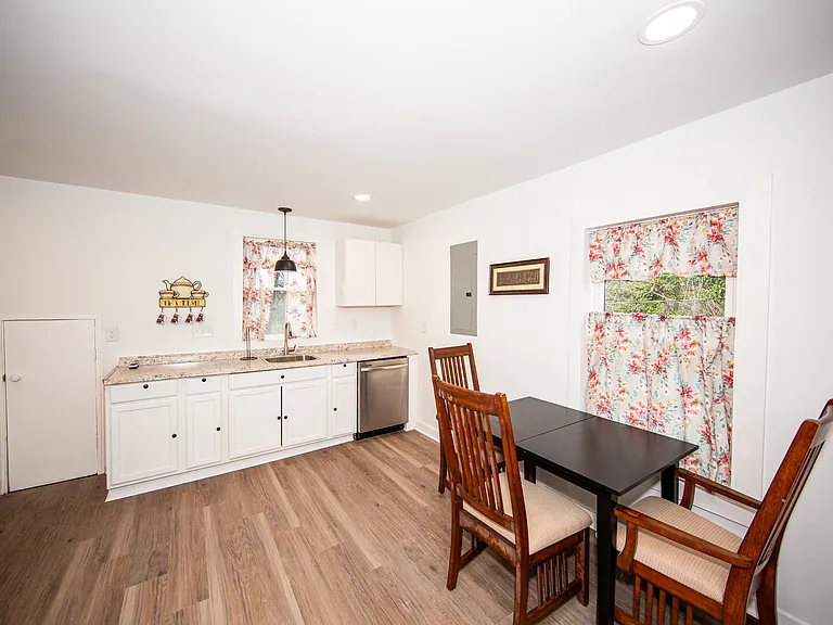 417 Ebenezer Ave — Photo 5