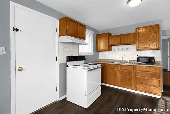 2459 Hiawatha St — Photo 10