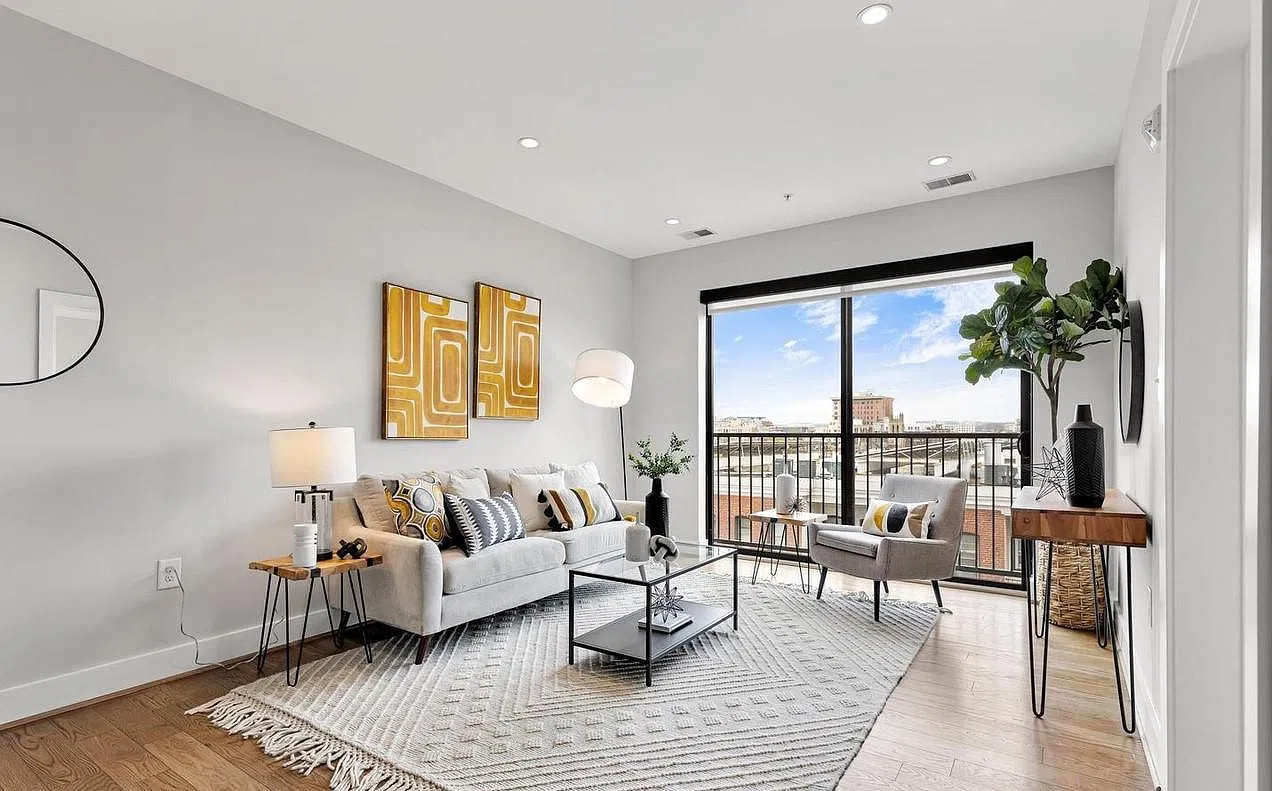 1 bed, 717 sqft, $3,200 — Photo 3