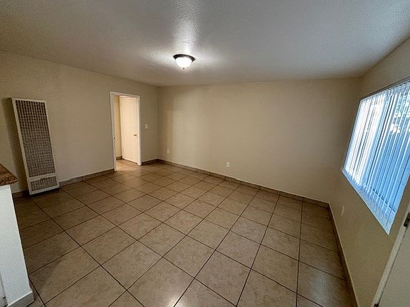 3rd image of 4019 46th St APT 4