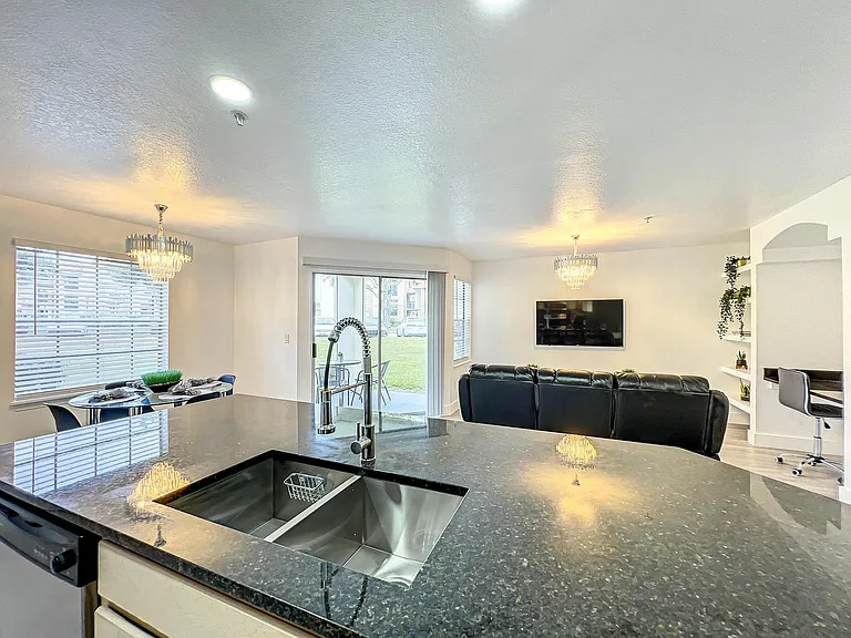 7300 Westpointe Blvd #712 — Photo 9