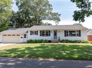 30 Wayne St, Warwick, RI 02889