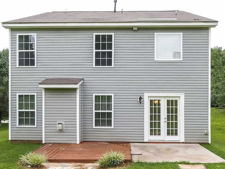 555 River View Dr — Photo 17