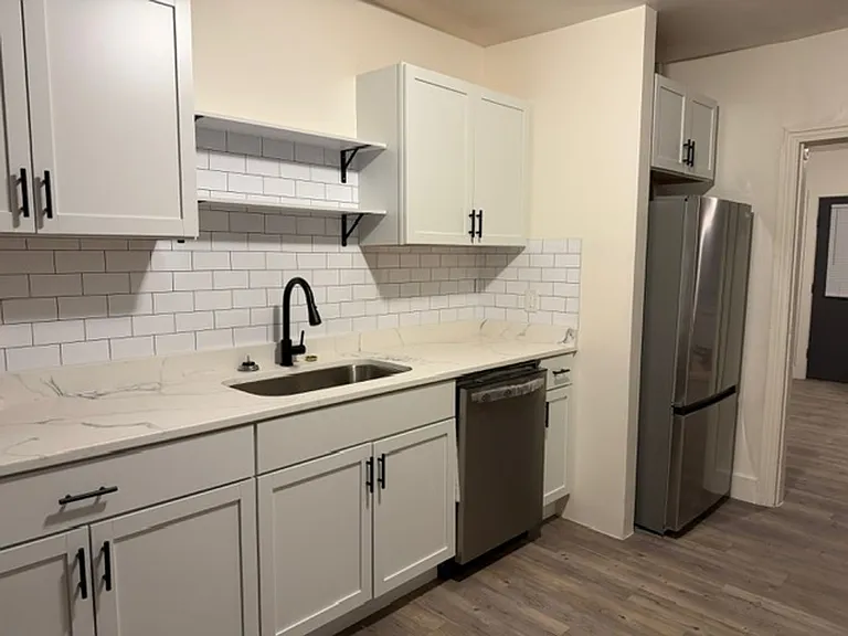 446 Wallace St — Photo 3
