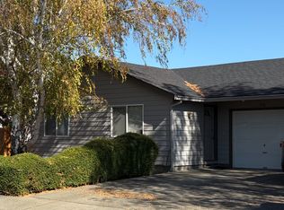 715 SW Larch Rd, Grants Pass, OR 97526