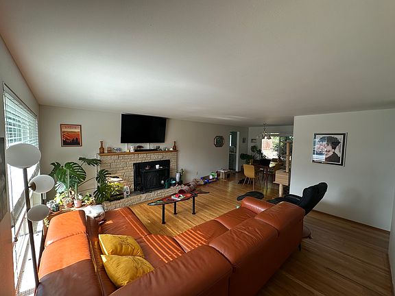 3rd image of 10638 NE 14th St