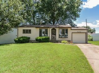 4040 Redland Dr, Saint Louis, MO 63125