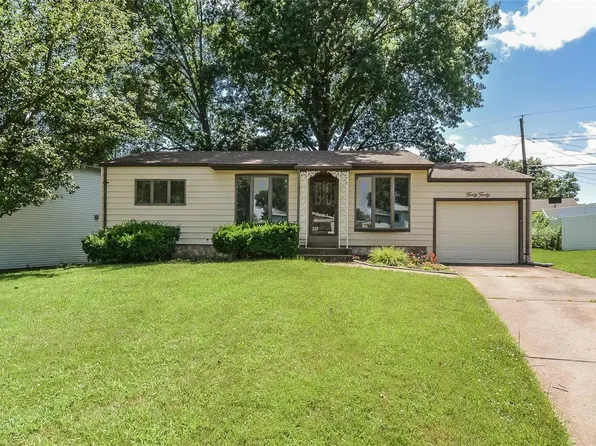 4040 Redland Dr, Saint Louis, MO 63125