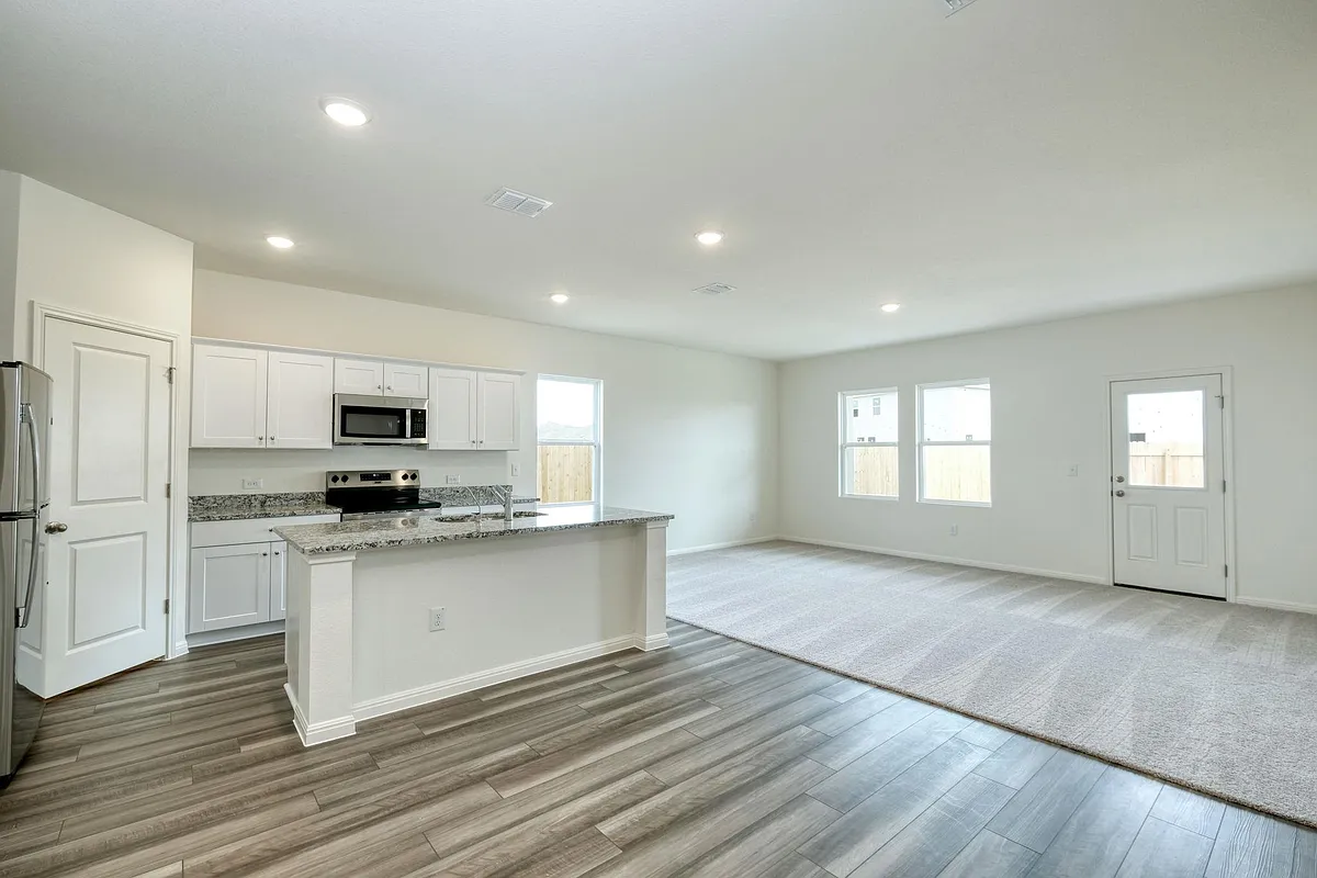 Building Photo - 125 Blazilmar Ln
