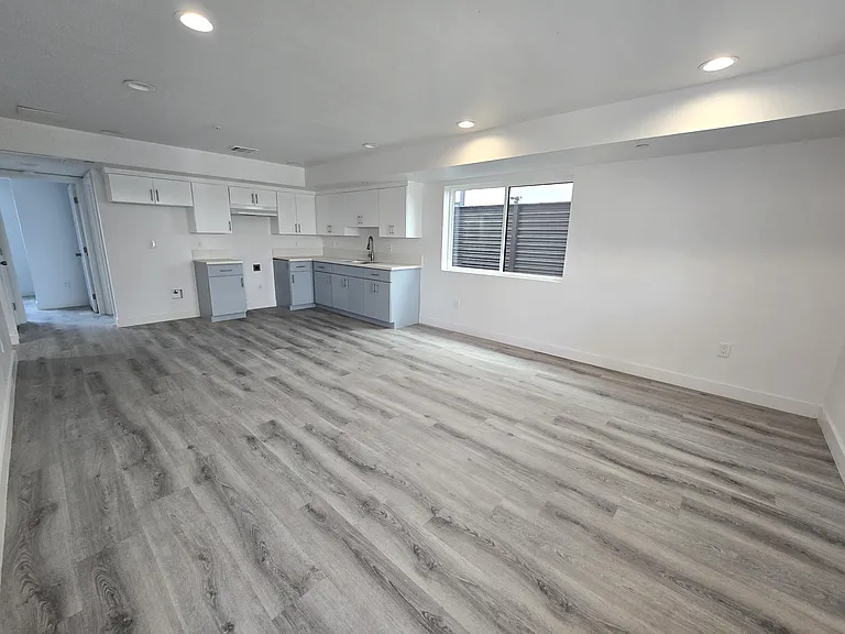 1807 Workman St #3/4 — Photo 2