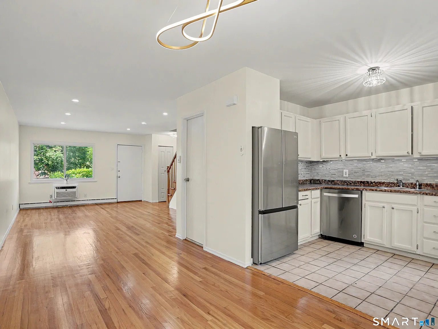 2 bed, 1.5 bath, 1000 sqft, $2,450 — Photo 3