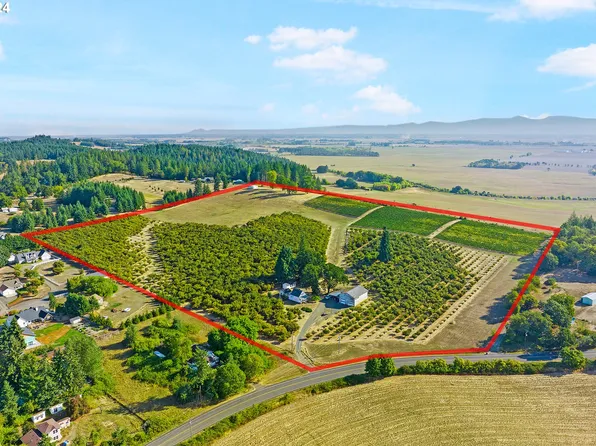 26413 Franklin Rd, Junction City, OR 97448